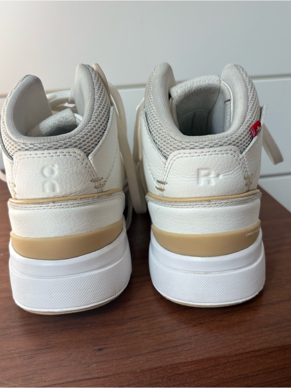 On cloud Running The Roger Clubhouse Mid High Top White Tan Women’s 6 Athletic - Picture 4 of 8